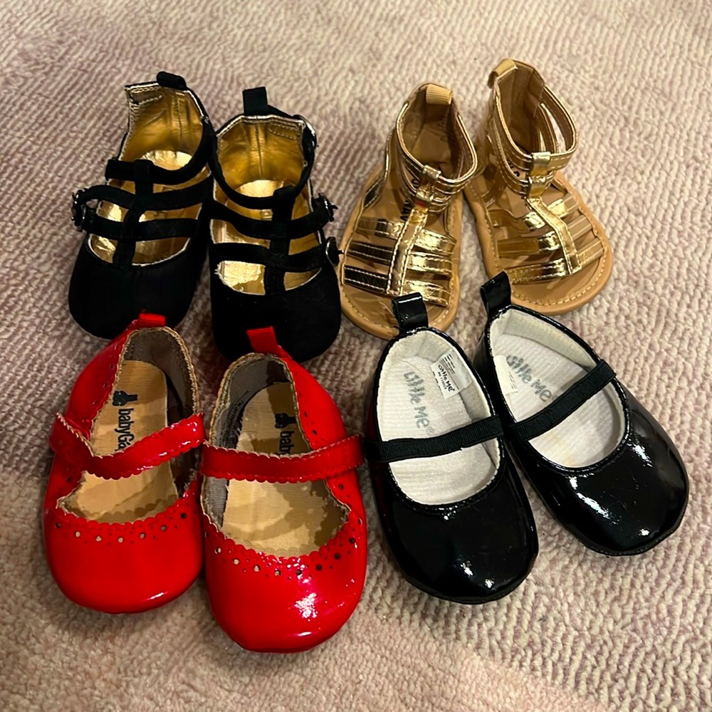 4 pairs of girl shoes - size 0-3 months